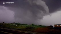 Massive 'tordanic supercell' forms over Oklahoma, USA