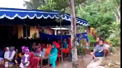 Ketika Dangdutan Sudah Terlalu Mainstream Di Acara Hajatan