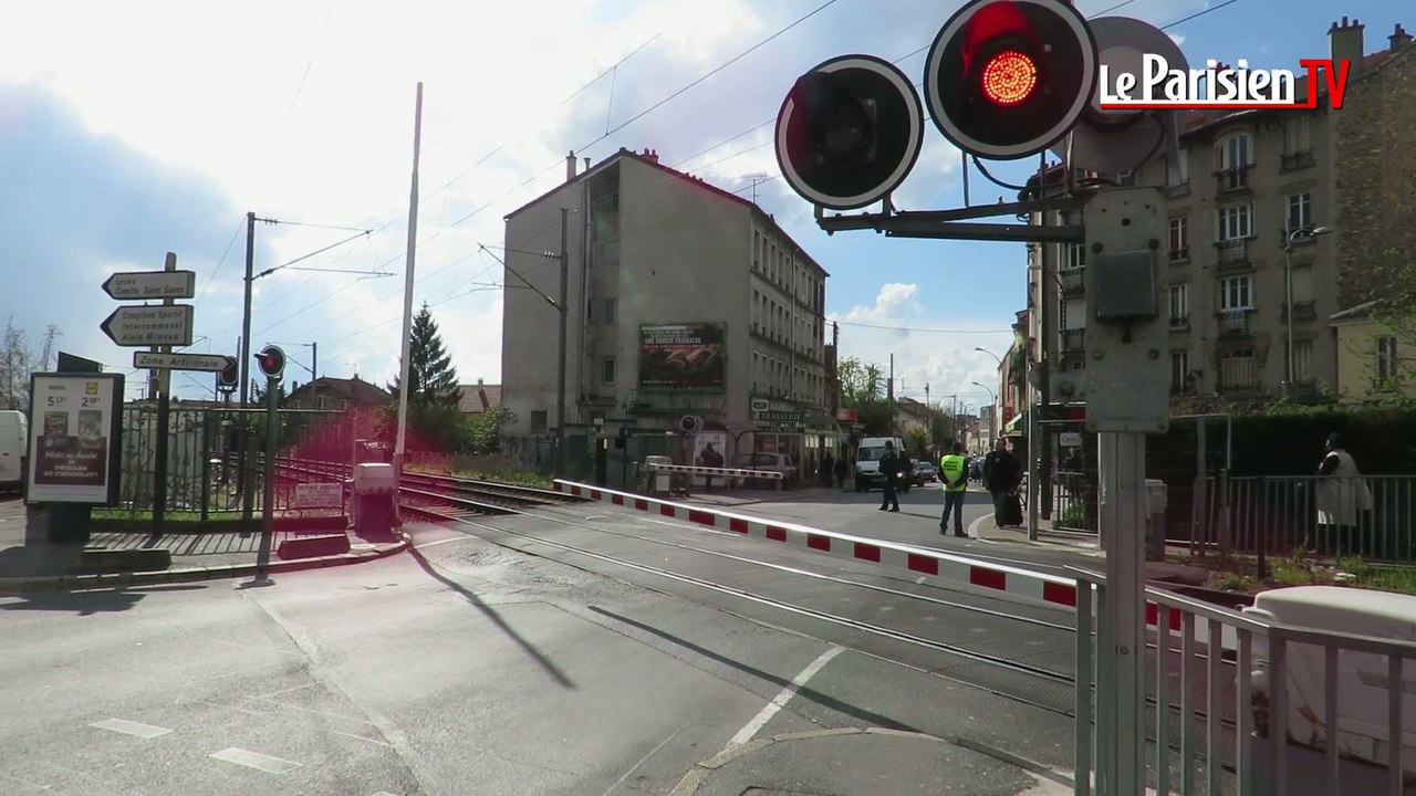 Des lycéens sensibilisés au danger du passage à niveau le plus dangereux de France