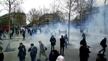 Manif à Paris - Incidents avec les CRS place de la République: Gaz lacrymogènes et interpellations