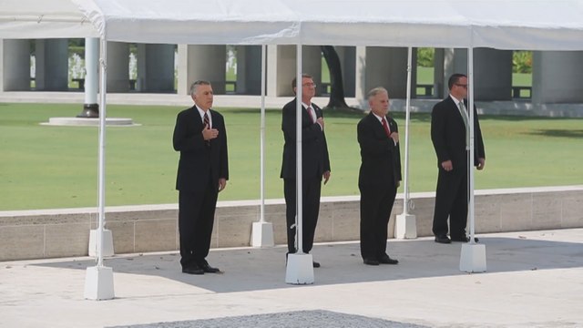 Ashton Carter rinde homenaje a los soldados caídos y clausura Balikatan