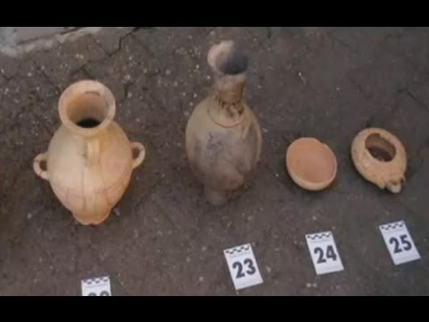 Enna - Sequestrati reperti archeologici in casa di un pregiudicato (14.04.16)