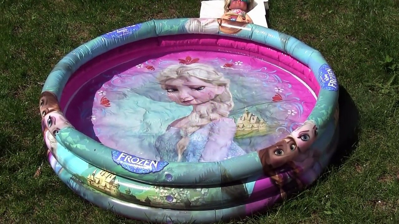 Cicciobello Sunny Yaz Tatili Bronzlaşan Oyuncak Bebek Havuzda Yüzüyor -  Dailymotion Video
