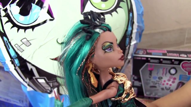 Monster High KOCAMAN Dev Sürpriz Yumurta Açma Ever After High Oyuncakları Oyun Hamuru TV