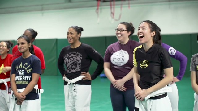 Women's Self-defense That Actually Works! (Gracie Jiu-Jitsu)