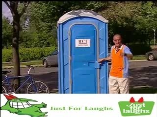 Explosion dans Toilette Public,gag