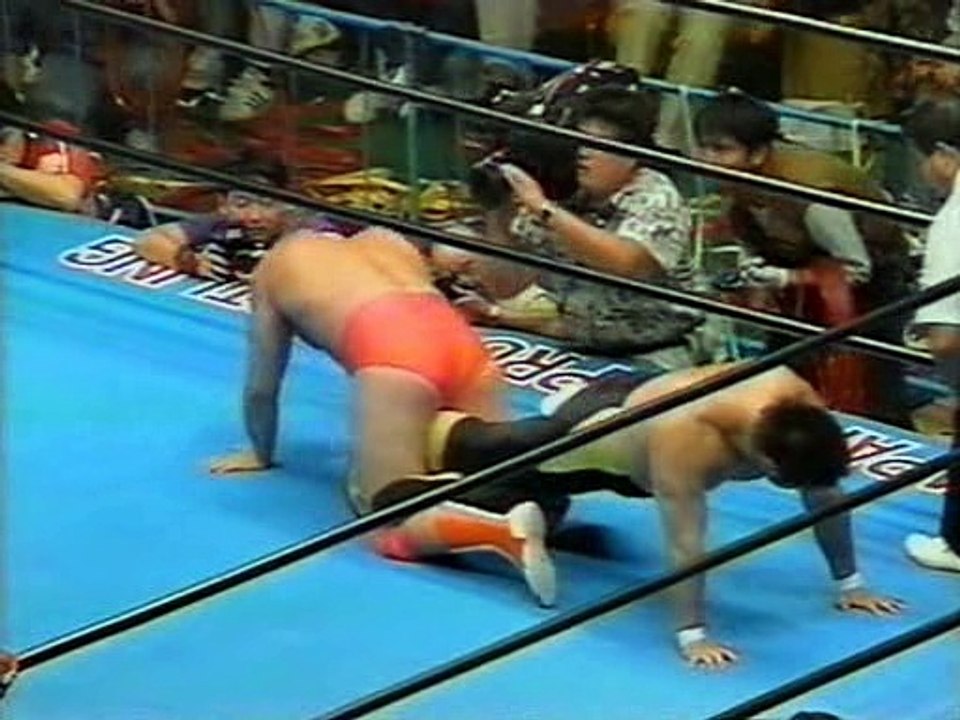 Toshiaki Kawada vs Kenta Kobashi 23/10/93 - video Dailymotion