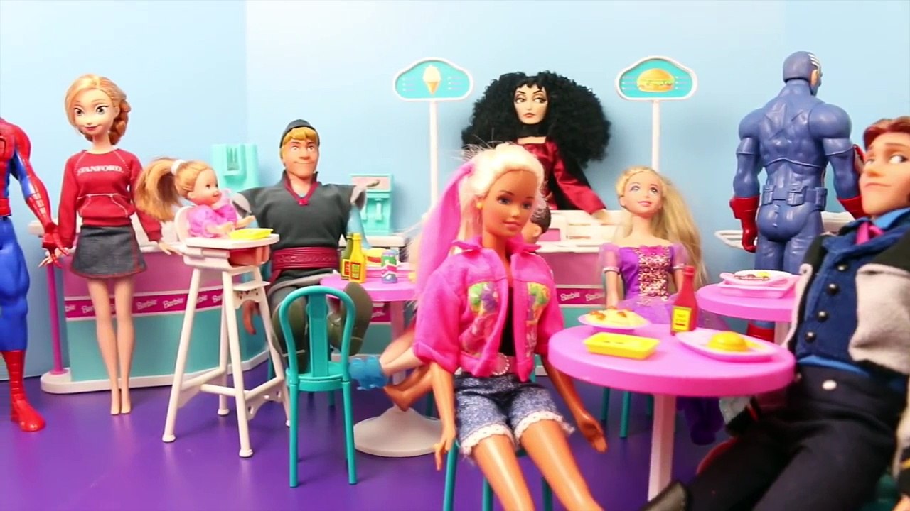 Frozen Anna Gets POWERS from Spiderman!!! Mind Reading Elsa, Barbie and Merida Dolls DisneyCarToys