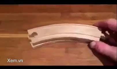 Ai giải thích được không? :3Share: Clip Xôn Xao