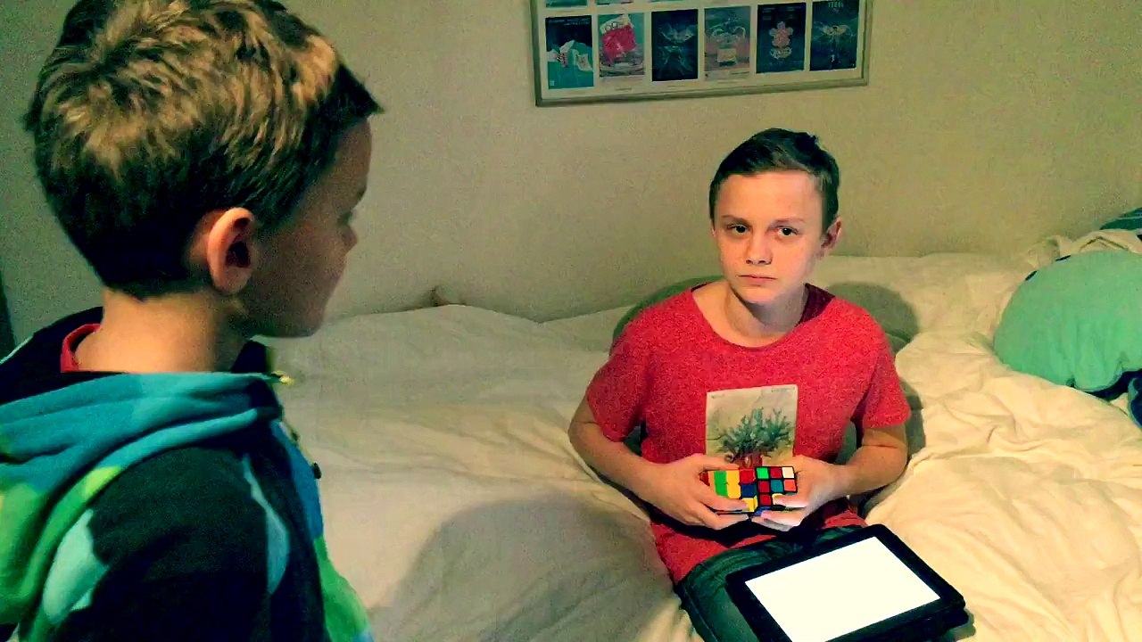 New Rubik's cube world record 4.71 (Sketch)