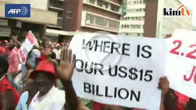 Protes terbesar desak Mugabe letak jawatan