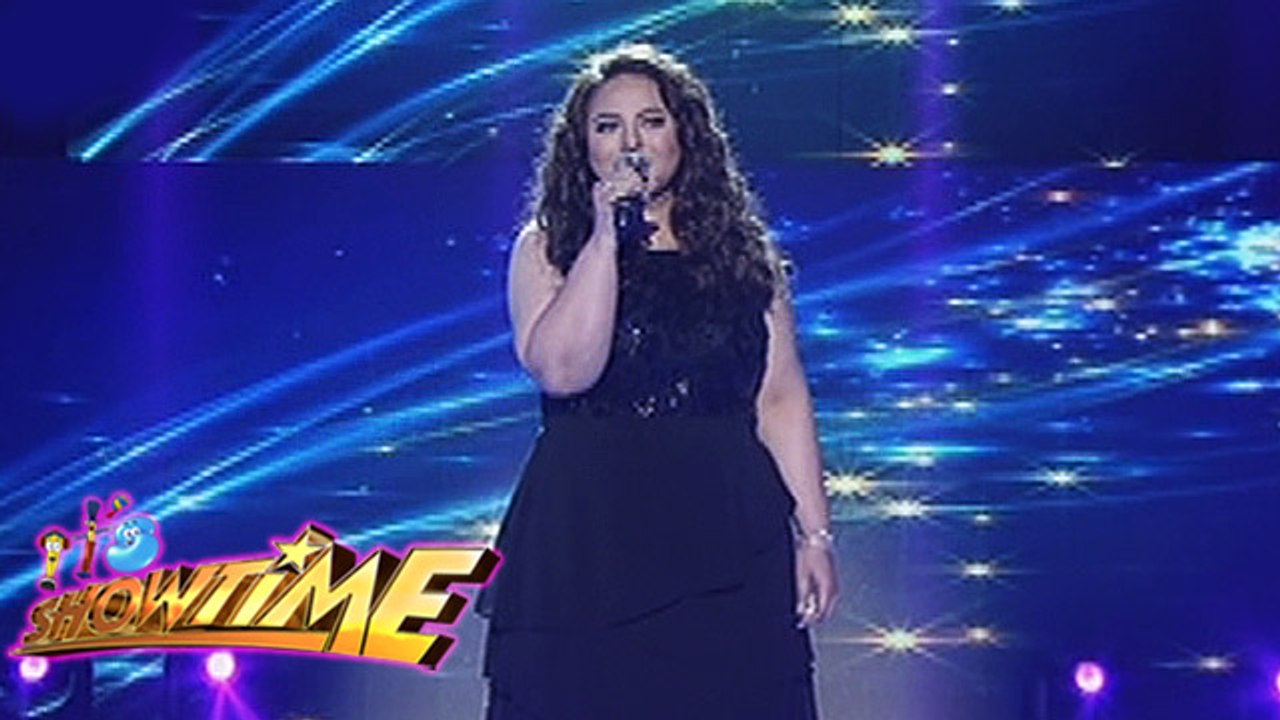 It's Showtime: Karla Estrada sings "Wind Beneath My Wings"