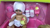Oyuncak Bebek Banyo Yapma Oyun Seti Baby Toy Bathing Playset