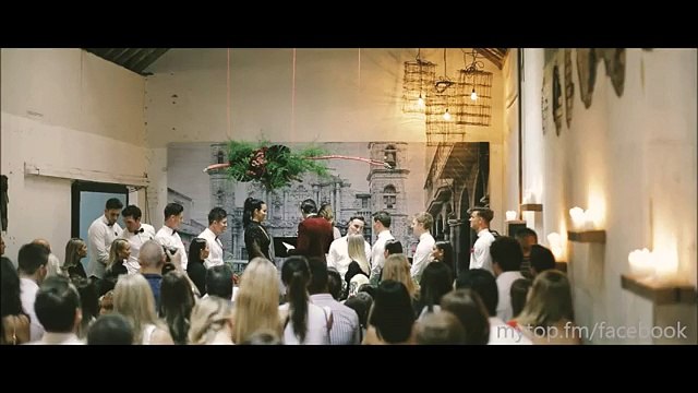 Casamento sexy e muito atrevido da australiana que se casou vestida de preto!