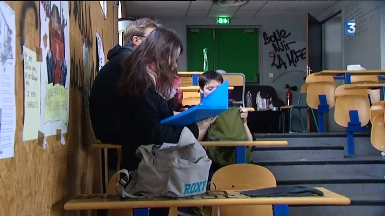 Dijon : pourquoi des étudiants occupent-ils un amphi depuis trois semaines ?