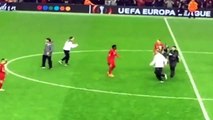 Jurgen Klopp celebrates with Philippe Coutinho in the middle of the field 14-04-2016 HD