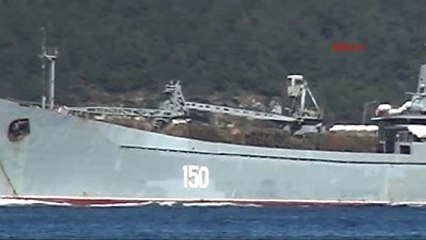 Çanakkale Rus Savaş Gemisi Güvertesinde Askeri Araçlarla Çanakkale'den Geçti
