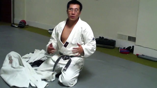 Folding Your Judo & Brazilian Jiu-Jitsu (BJJ) Gi jimisports murshad gold 3.0 Jiu Jitsu Gi best selling Jiu Jitsu Gis High Quality Pearl Weave Material Gis