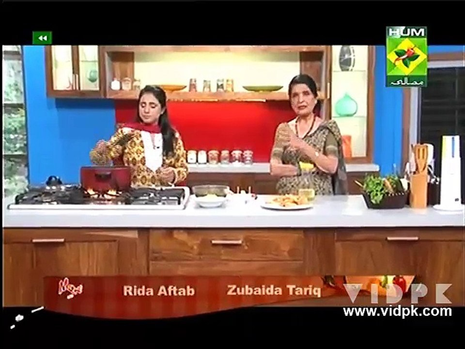 Daal Samosay _ Sarson Ka Saag by Chef Rida Aftab _ Zubaida Tariq in Mazedaar Daal Sabzi