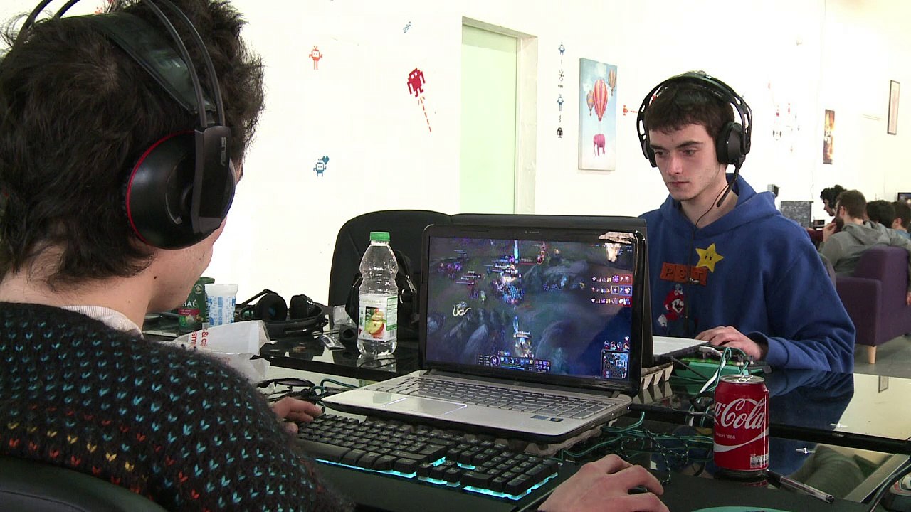 Akademie für gamer: zocken bis zum profi