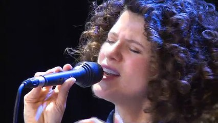 Cyrille Aimée reprend "Catch & Release" de Matt Simons