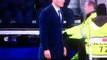 Quand Zinédine Zidane craque son pantalon en direct sur le banc de touche