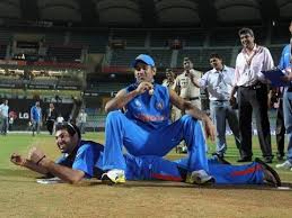 Top 15 Funniest moments in Cricket History of all time (UPDATED 2016)