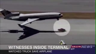 Un avion en difficulté pose son train avant sur un pick-up