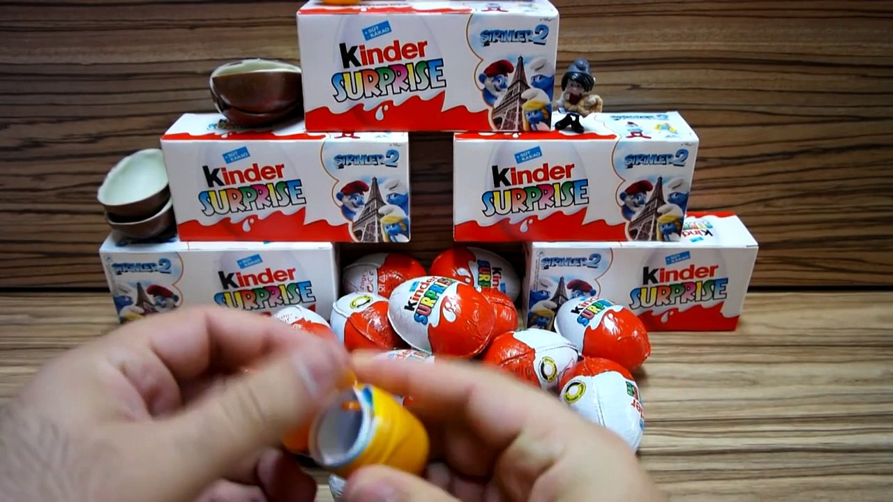 15 Kinder Surprise Sürpriz Yumurta Açma - 15 Kinder Şirinler Yumurtası Açımı