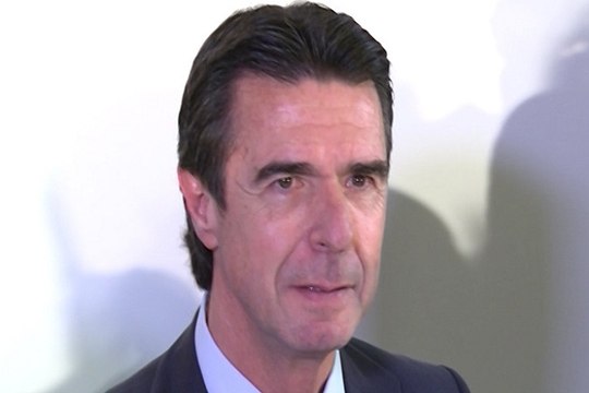 Soria renuncia como ministro y abandona la política