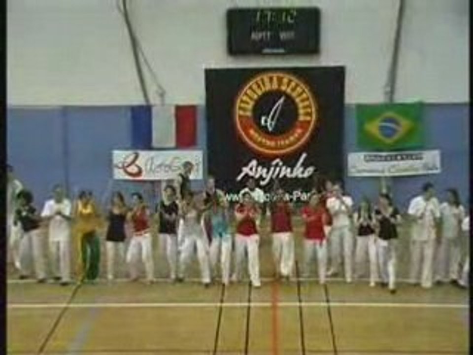 Capoeira Paris Video Maculele