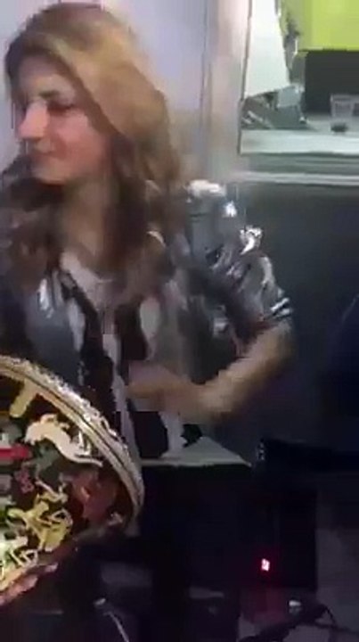 kabi gori ko dhol bajaty dekh hai