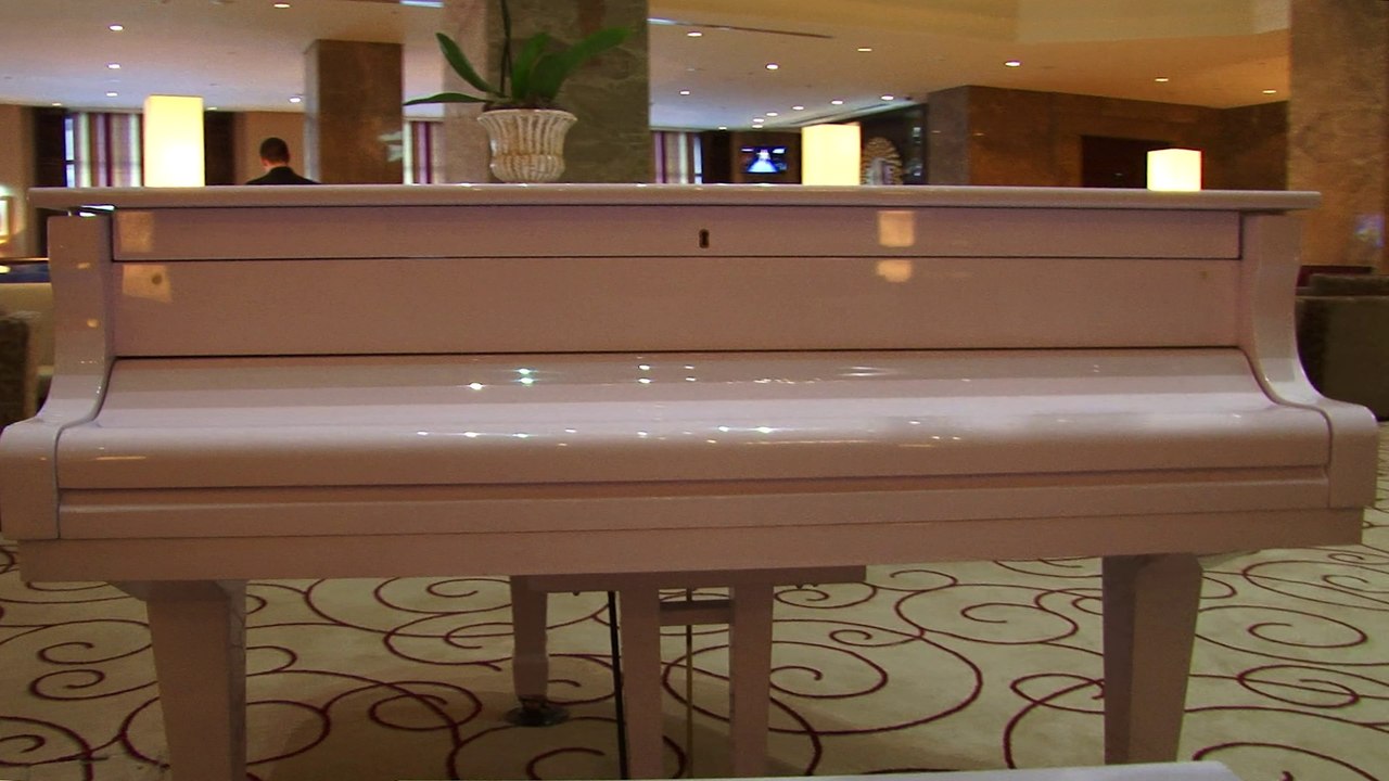 Romantic lounge clip