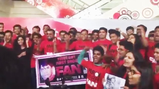 FAN Movie | SRK's Fans Go CRAZY Outside Theatres (VIDEO)