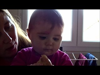 Valentine mange du pain 11 avril 2016