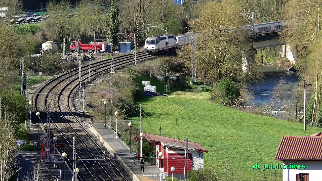 TRAINSPOTTING (VOL. 409). Trene renfe. Música: Hungarian Rhapsody Nº.2 (Franz Liszt).