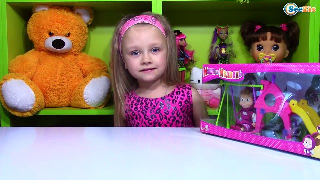 Маша и Медведь. Ярослава открывает набор игрушек. Маша на детской площадке. Tiki Taki Kids