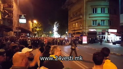 KIKI DVAJCA OD DEMONSTRANTITE VO KUKJEN PRITVOR 15 4