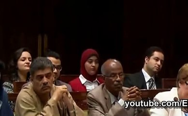 رئيس ينفعل ع فلاح يسأله  انا ما أذنتلش تتكلم وما تخلونيش ابطل اعمل اللقاءات ديه والتلفزيون يقطع البث