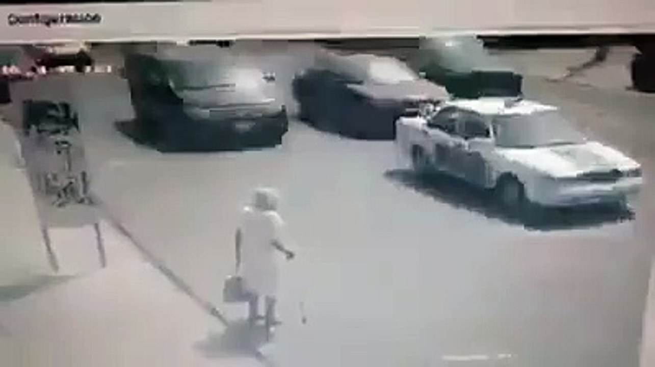 سیلوٹ هے اس کار والے کو