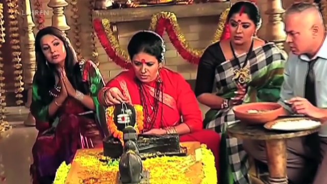 Naagins Mouni Roy YELLED At Co Star Arjun Bijlani | Golden Petal Awards | Colors TV