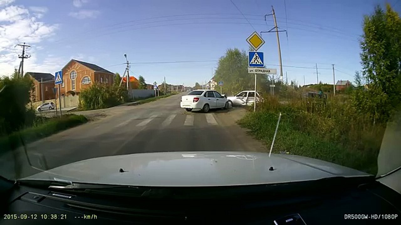 Most Shocking Car Crashes Car Accidents Horrible Car Crash Compilation HD (11)