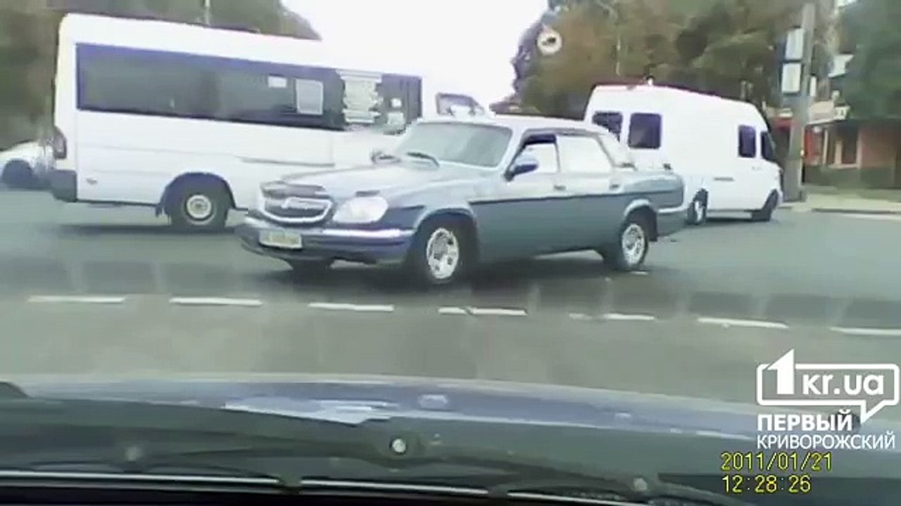 Most Shocking Car Crashes Car Accidents Horrible Car Crash Compilation HD (19)