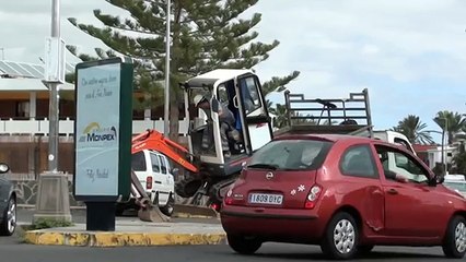 Amazing Loading Small Excavator