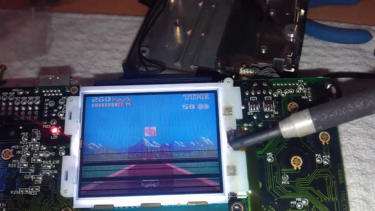 Trying to fix the black lines issueson game gear lcd