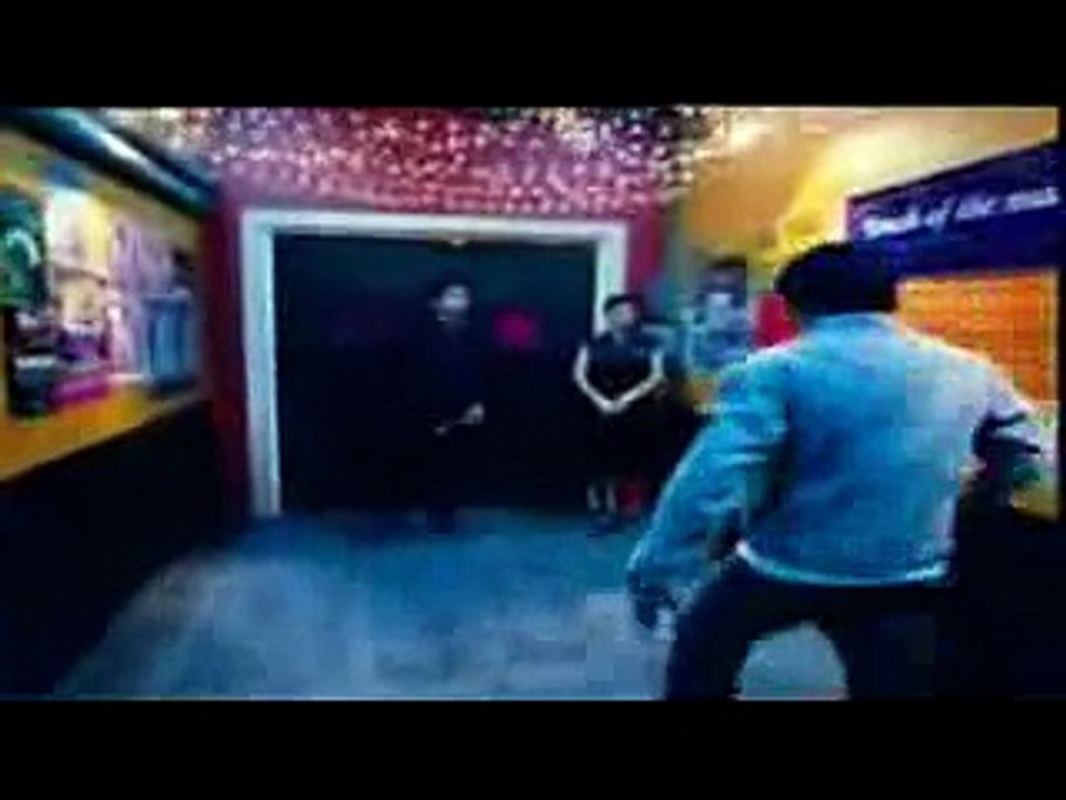 Tony Jaa- Tom Yum Goong Fight Scene -VG Music Project - Vide