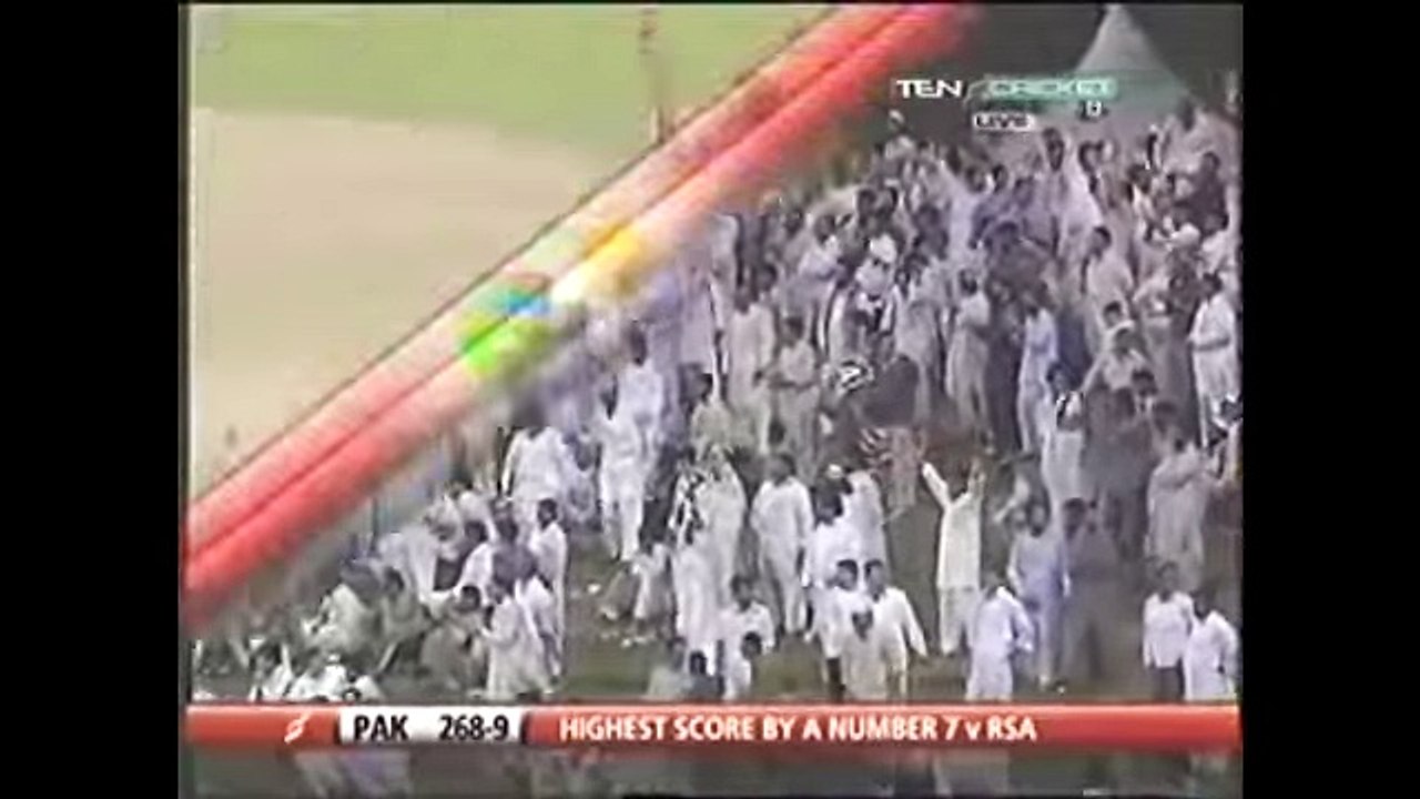 Abdul Razzaq best batting against south africa 11 sixes 9 fours 6,6,6,6,6,6,6,6,6,6,4,4,4,4,4,4,4,