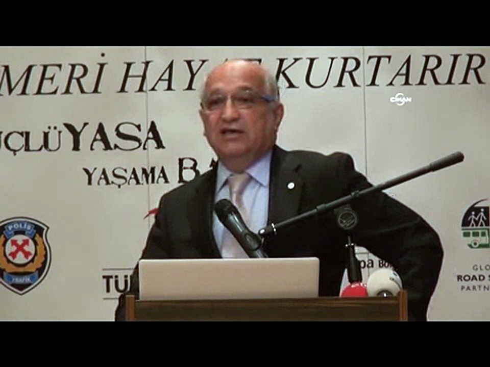 Kızılay Başkanı Akar: Suriye'ye yardımlarda hiçbir etnik grubu ayırmıyoruz