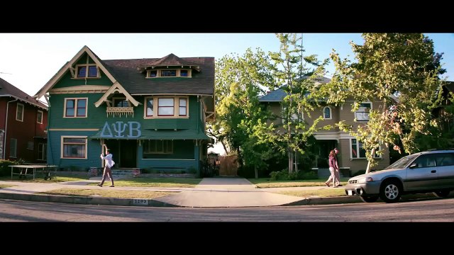 Nos Pires Voisins / Bande annonce 2 VOST [Au cinéma le 6 août]