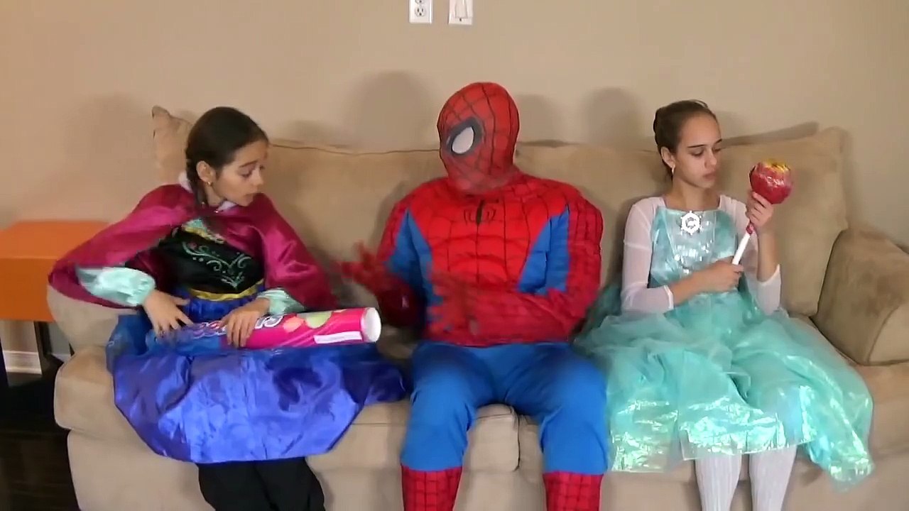 FROZEN ELSA BECOMES A MERMAID! PINK SPIDERGIRL JOKER ANNA SPIDERMAN SUPERHEROES IN REAL LIFE -)